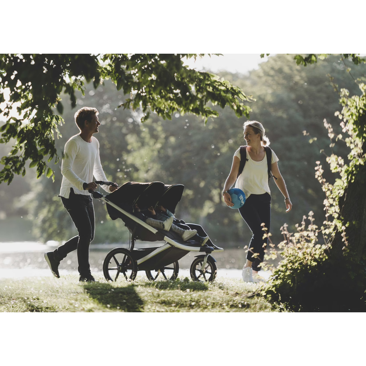 Thule Urban Glide 2 Jogging Stroller | Aluminium - Jet Black (double) Thule Urban Glide 2 Jogging Stroller | Aluminium - Jet Black (double)