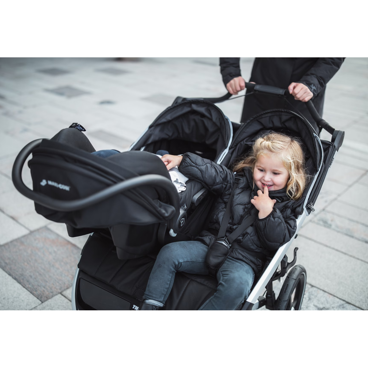 Thule Urban Glide 2 Jogging Stroller | Aluminium - Jet Black (double) Thule Urban Glide 2 Jogging Stroller | Aluminium - Jet Black (double)