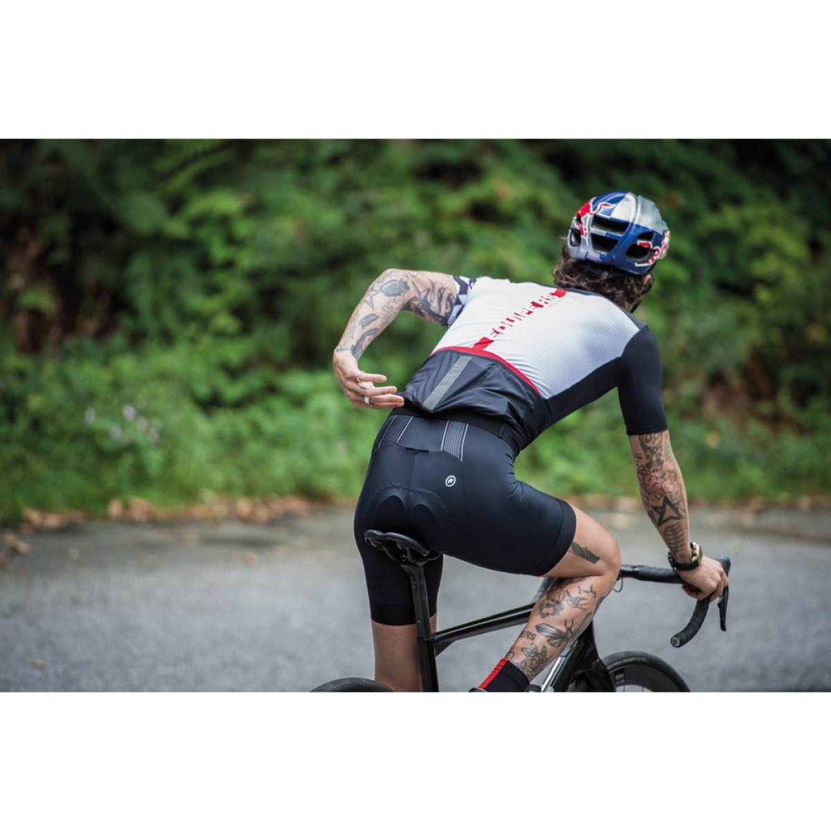 Assos Equipe RS S9 vyriški šortai / profBlack Assos Equipe RS S9 vyriški šortai / profBlack