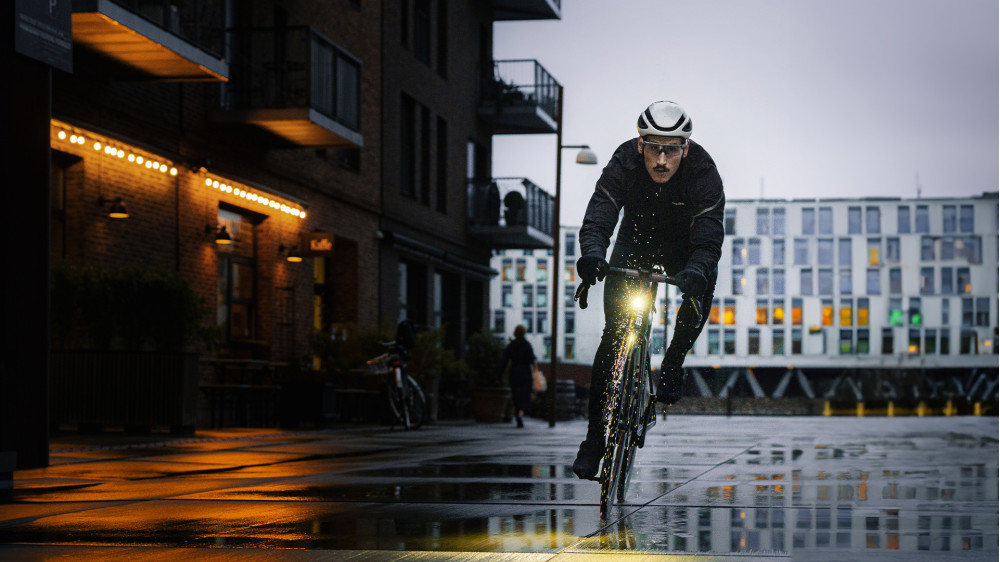 Cycling in the rain: how to protect your bike and enjoy the ride?