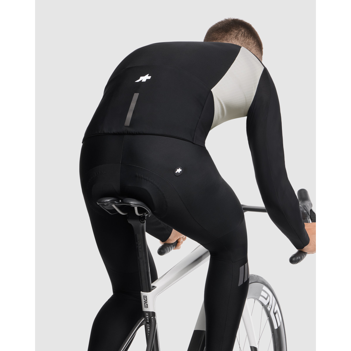 Assos EQUIPE R Winter S11 EVO vyriška striukė | Almond Milk