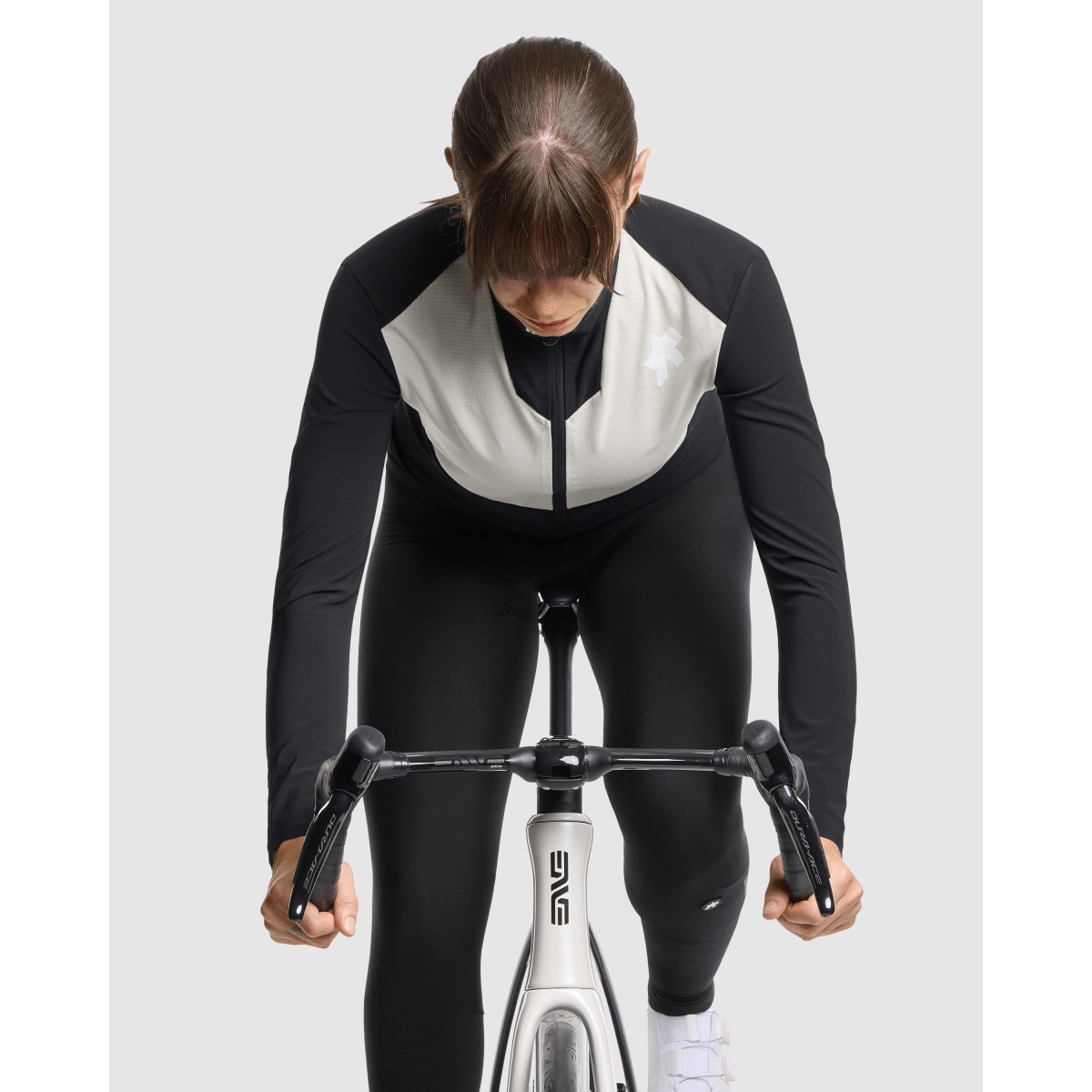 Assos EQUIPE R Winter S11 EVO moteriška striukė | Almond Milk