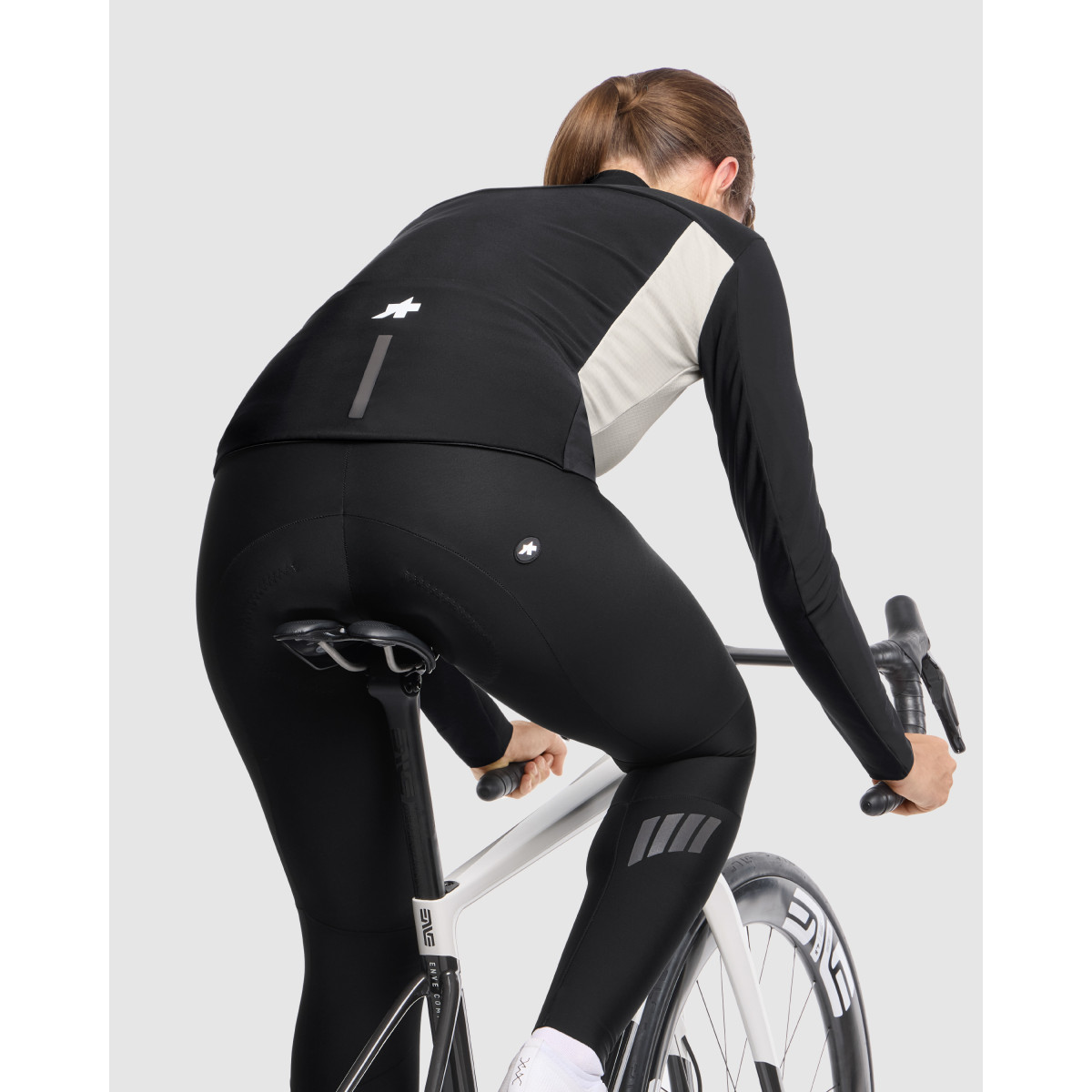 Assos EQUIPE R Winter S11 EVO moteriška striukė | Almond Milk