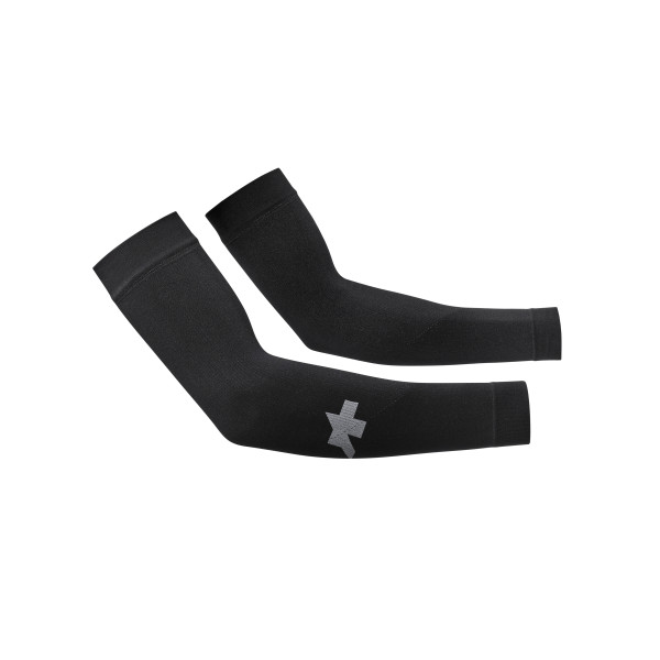 Assos Summer UV Protector P1 rankovės | Black Series Assos Summer UV Protector P1 rankovės | Black Series