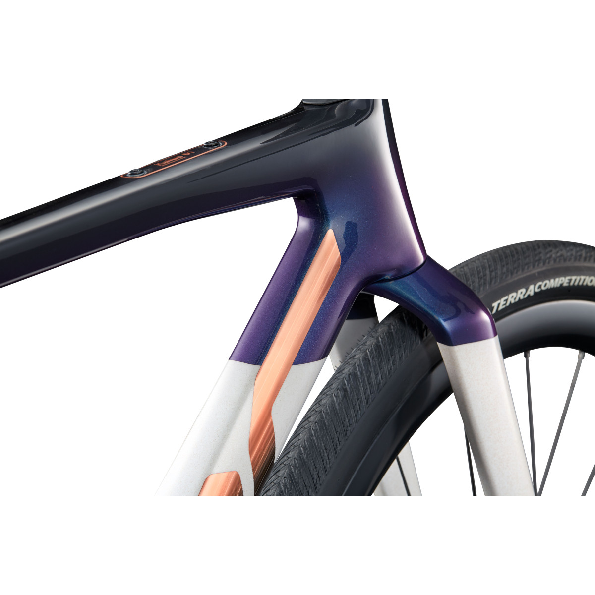 BMC Kaius 01 One Gravel Bike | Copper White - Thunder Blue