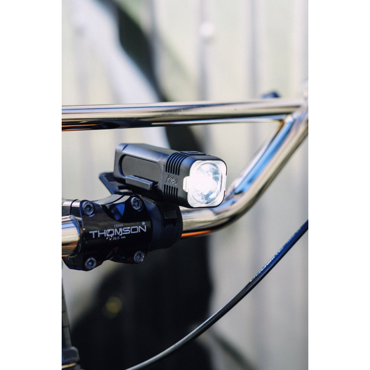 Knog Blinder 400 + Knog Plus žibintų komplektas