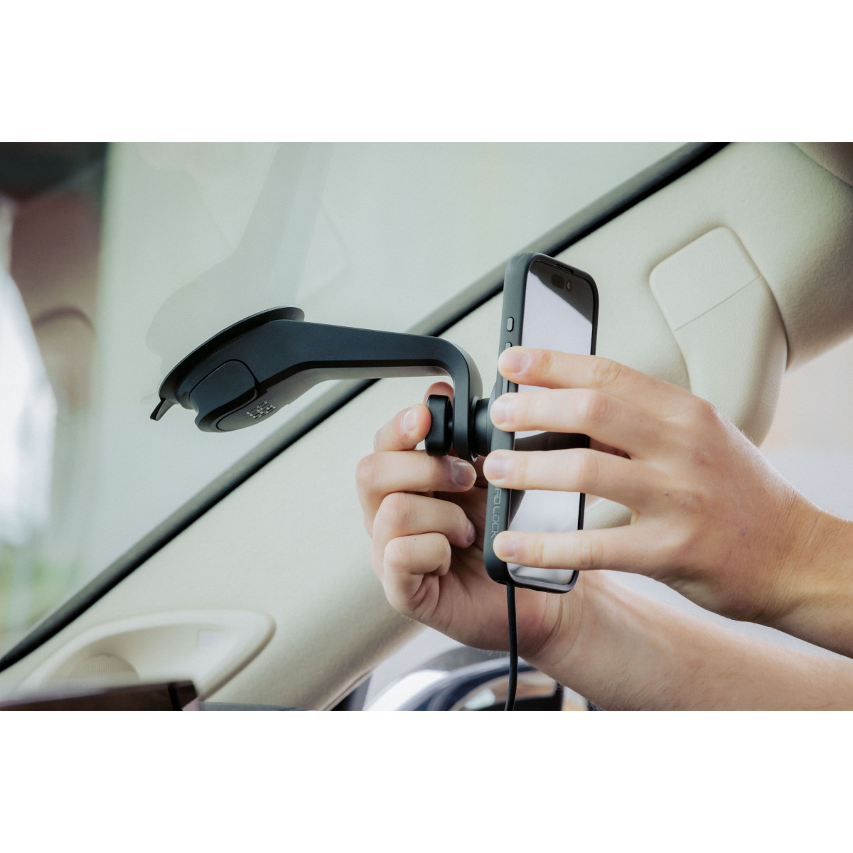 Quad Lock® Windscreen 2 telefono laikiklis automobiliui Quad Lock® Windscreen 2 telefono laikiklis automobiliui
