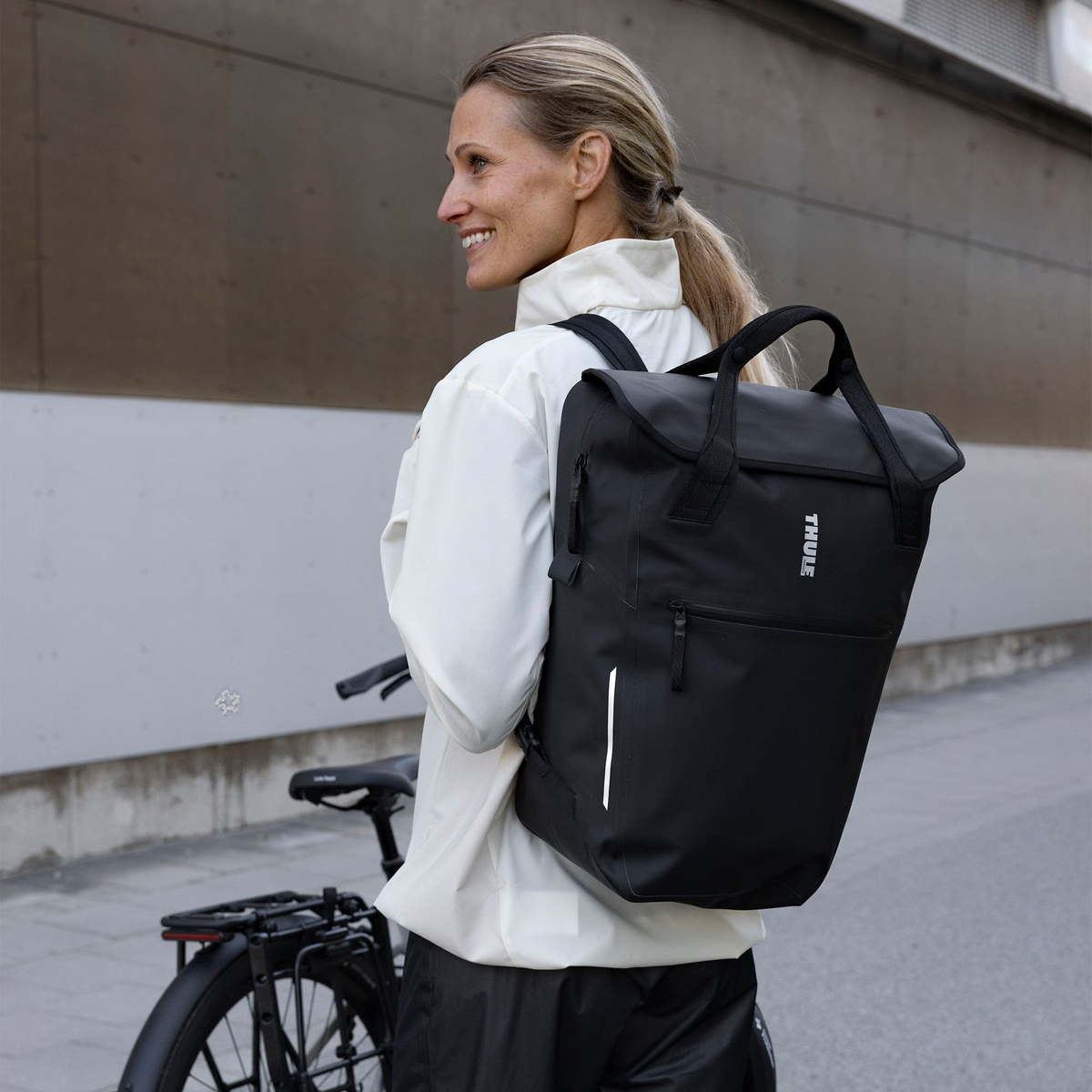 Thule Shield Backpack InLock krepšys ant bagažinės | 23L | Black
