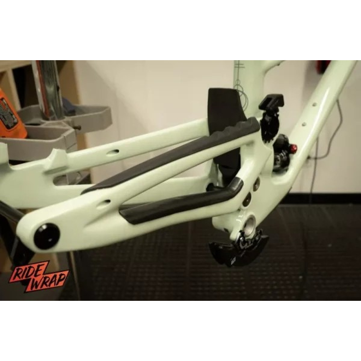 RideWrap Chainstay Armor apsauga | Matte Black RideWrap Chainstay Armor apsauga | Matte Black