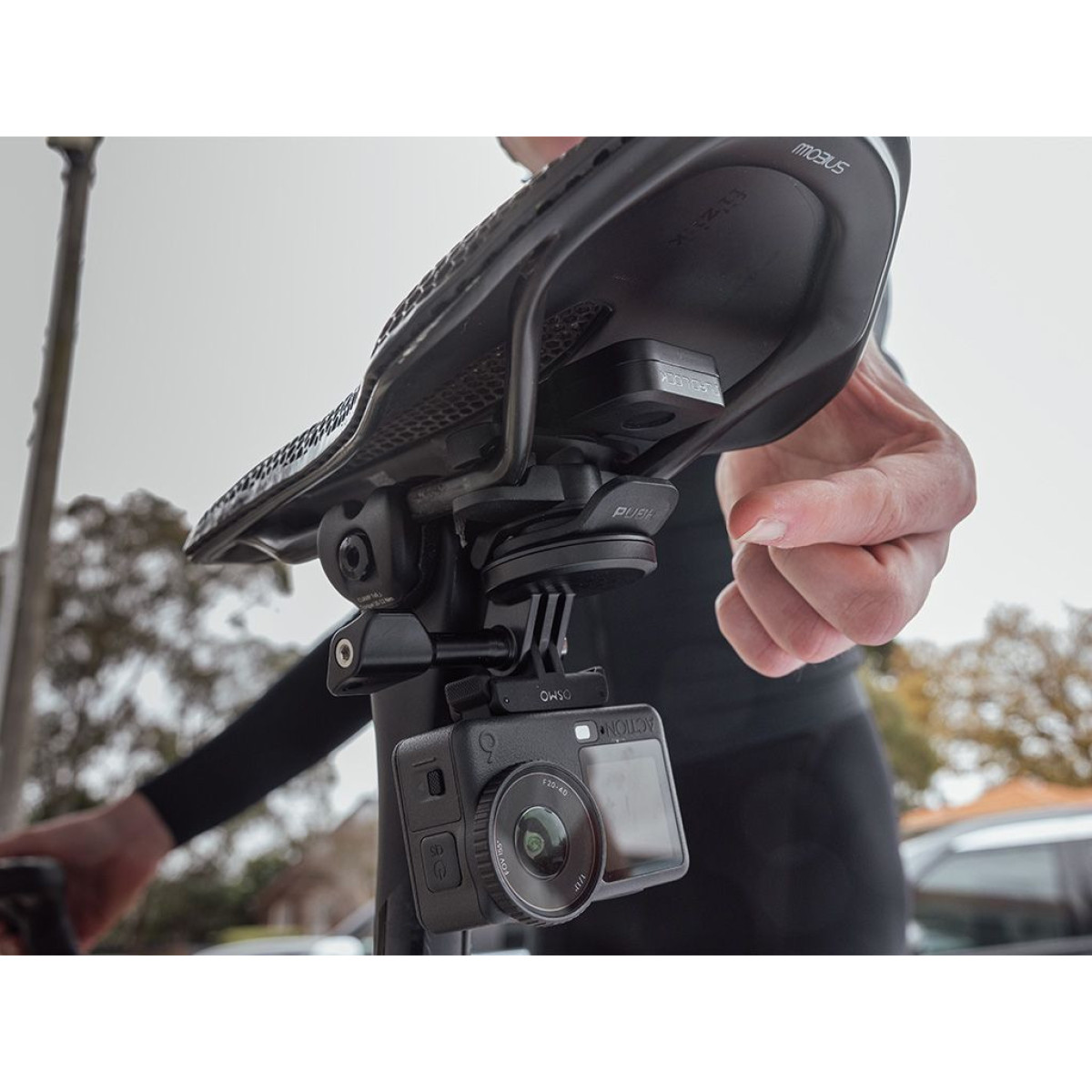 Quad Lock® Cycle dviračio signalizacija su ieškikliu