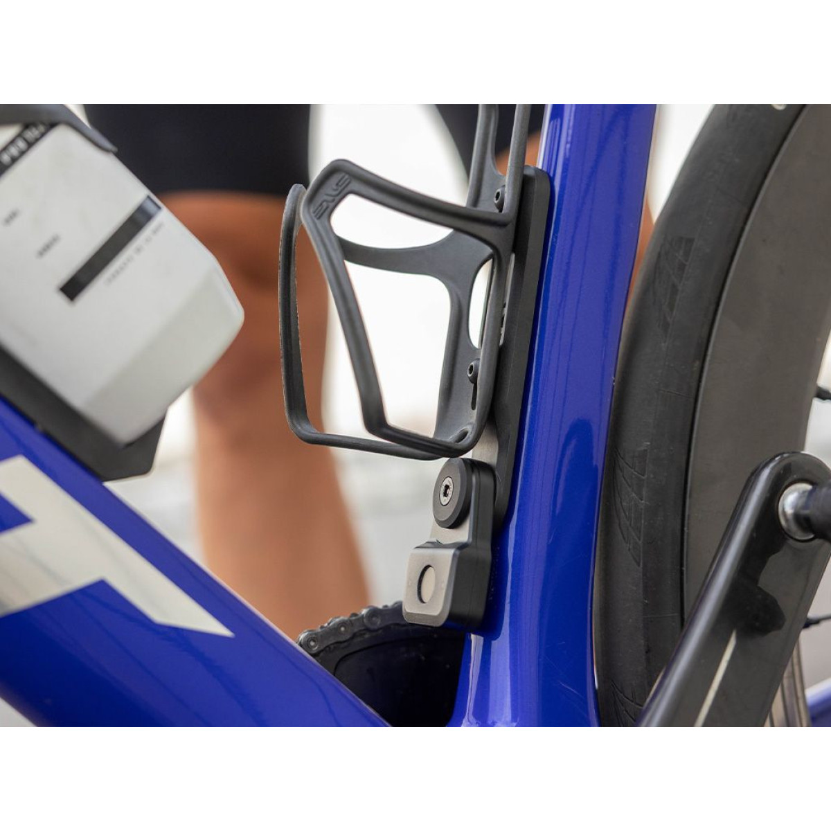 Quad Lock® Bike Alarm Bottle Cage Adaptor