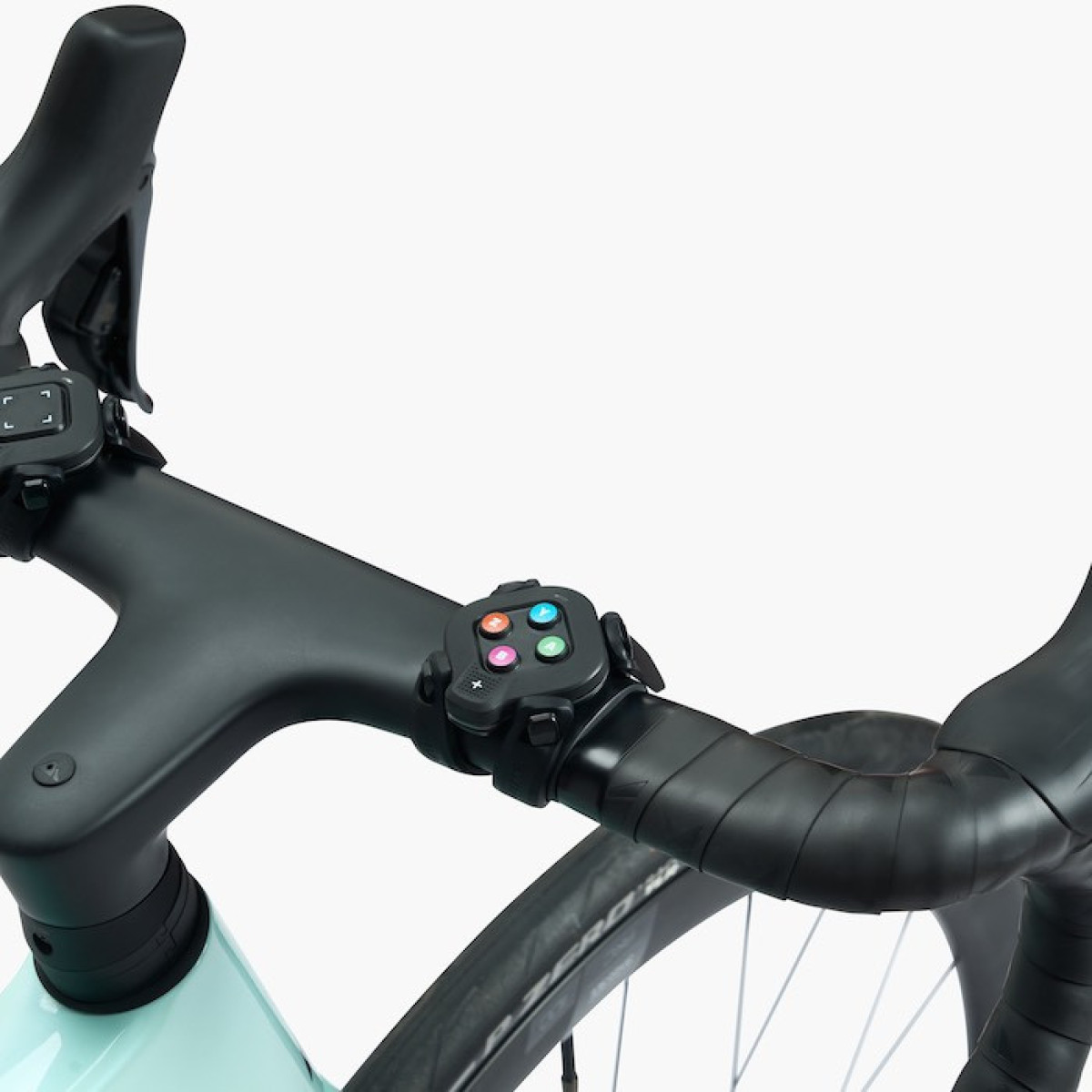 Wahoo KICKR CORE 2 treniruoklis | Zwift Cog and Click