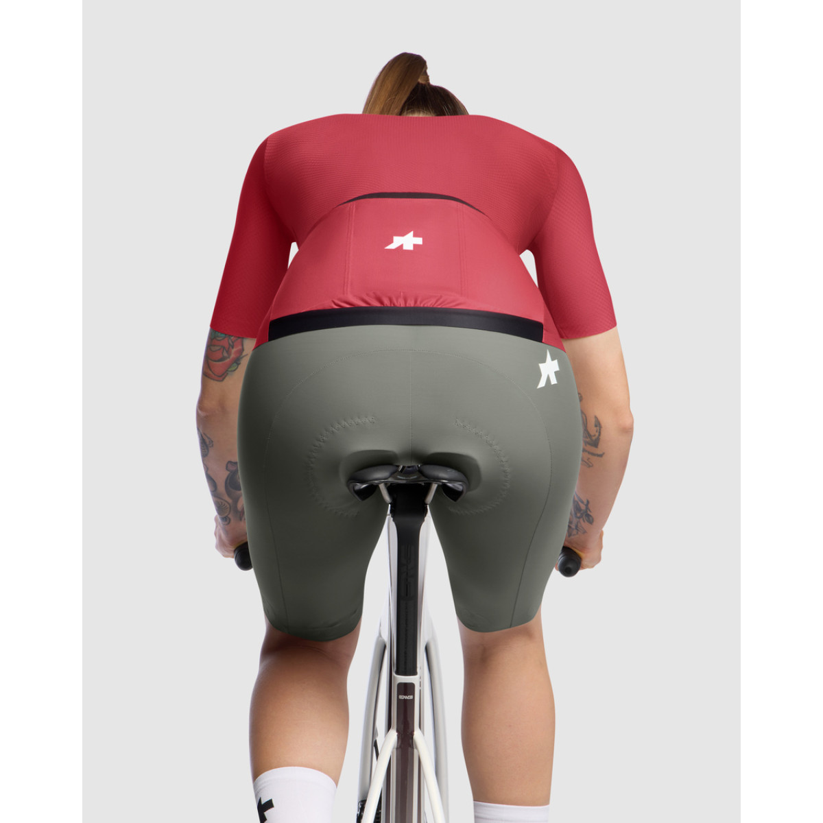 Assos Dyora R S11 moteriški marškinėliai | Deadly Berry