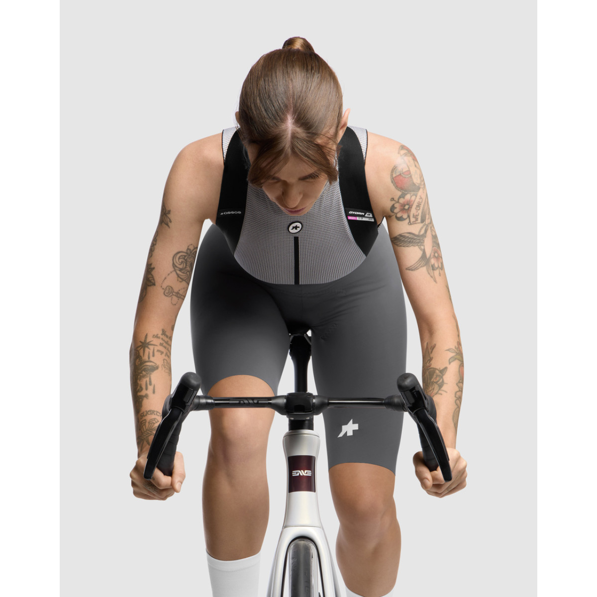 Assos Dyora R S11 moteriški šortai | Robust Grey