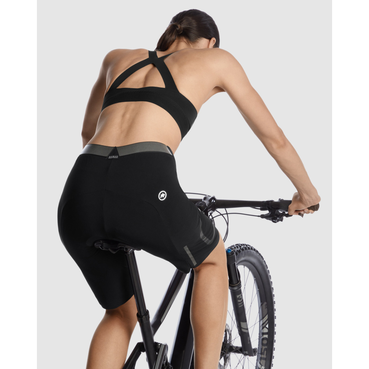 Assos TRAIL TACTICA Cargo T3 moteriški šortai | Black Series