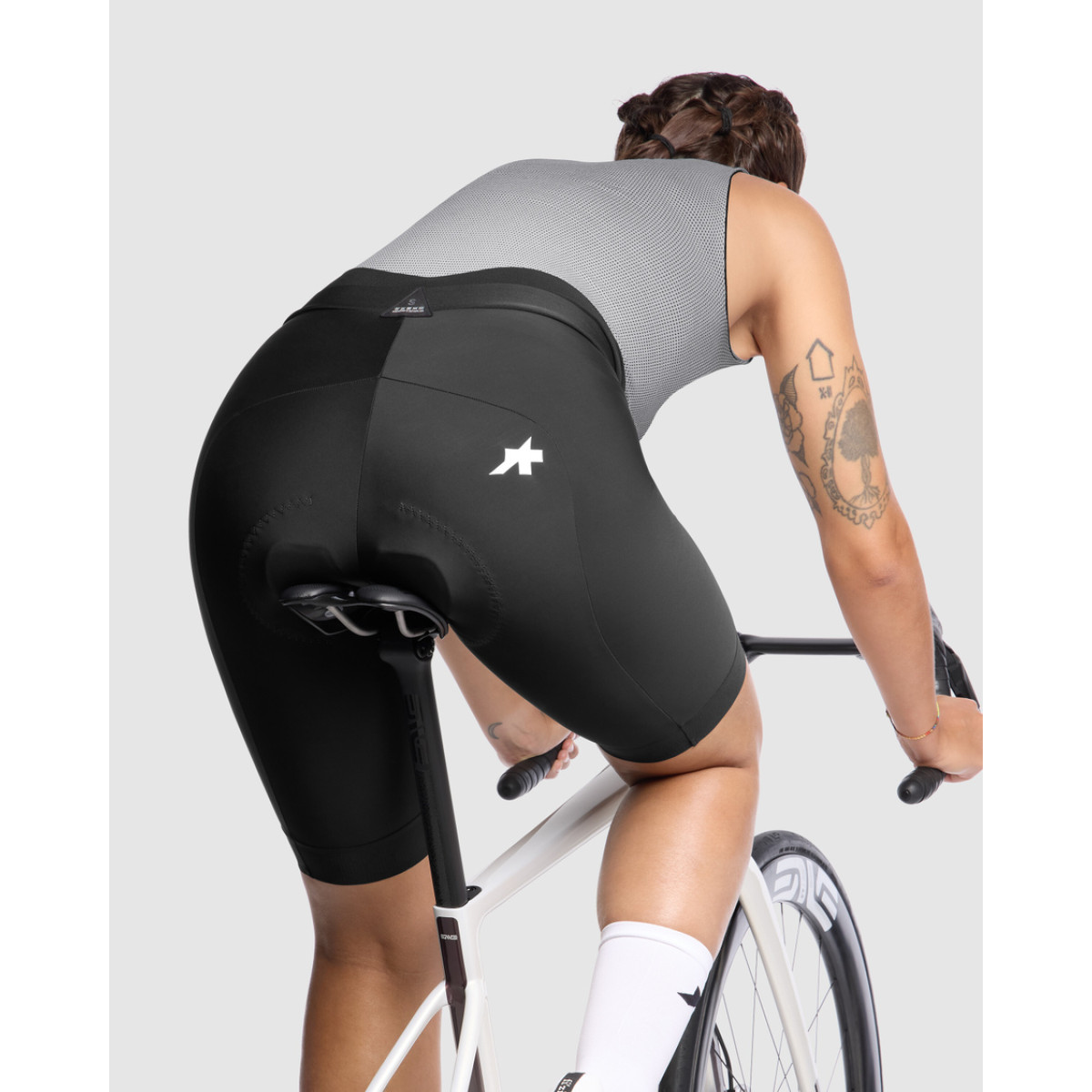 Assos Uma GT S11 Long moteriški šortai be petnešų | Black Series