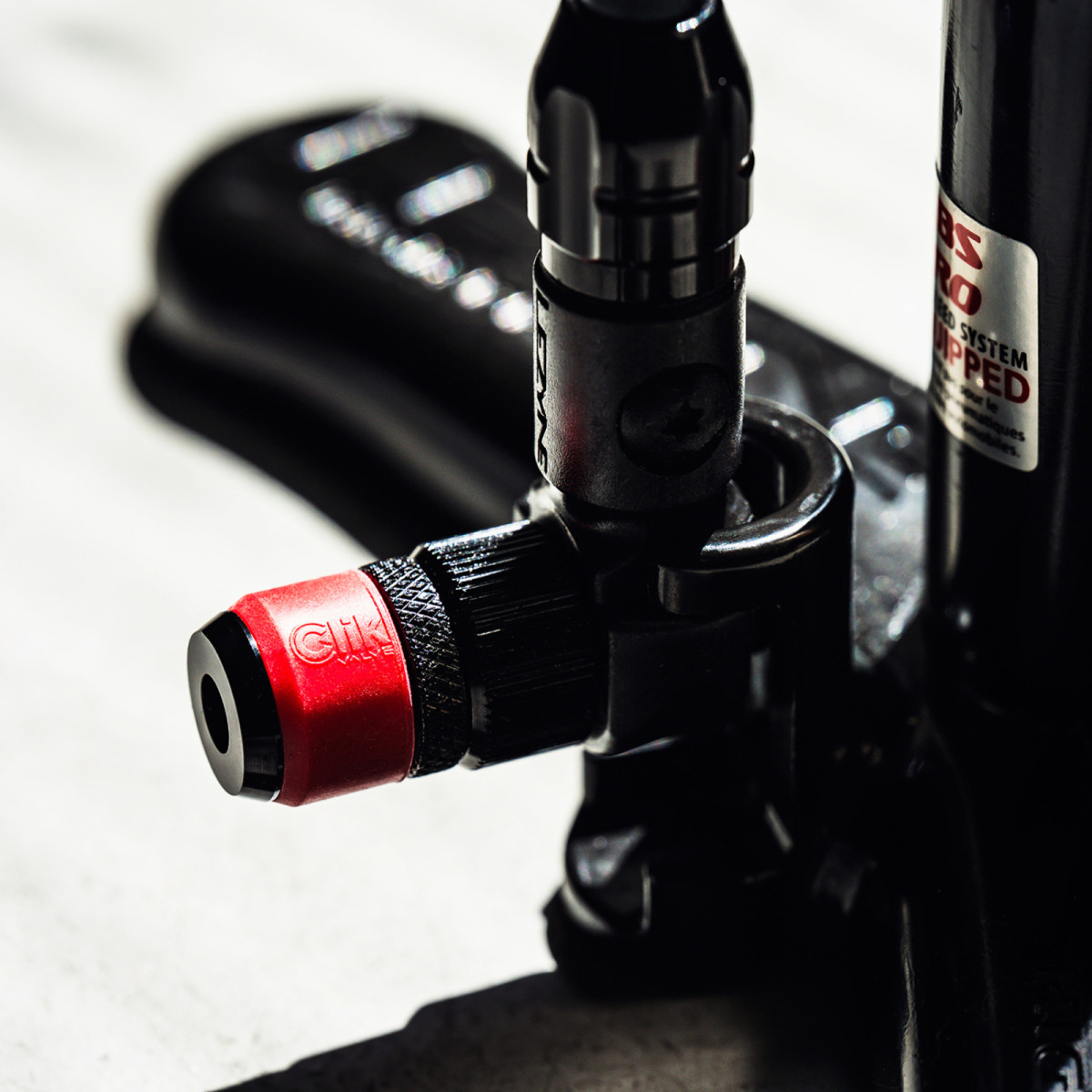 Lezyne ABS Pro CLIK pompos galvutės adapteris Lezyne ABS Pro CLIK pompos galvutės adapteris