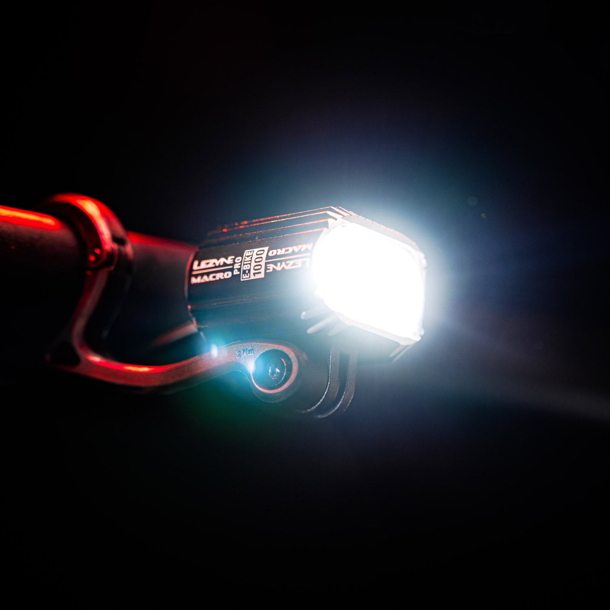 Lezyne E-Bike Macro Drive 1000 Front Light Lezyne E-Bike Macro Drive 1000 Front Light