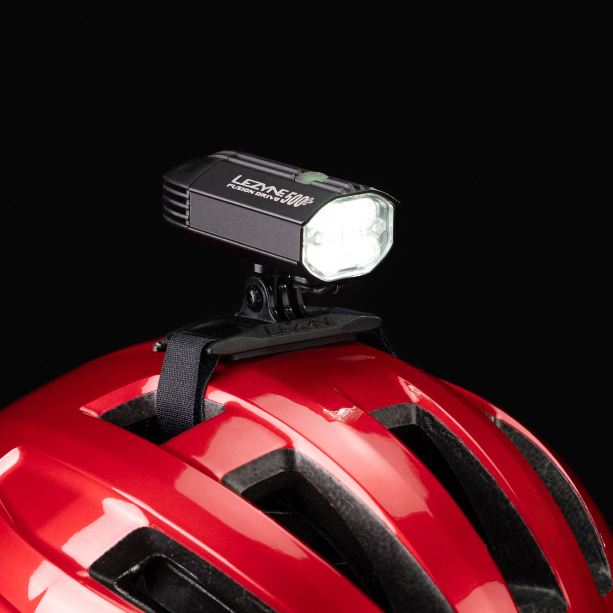 Lezyne Helmet Fusion Drive 500+ priekinis žibintas ant šalmo