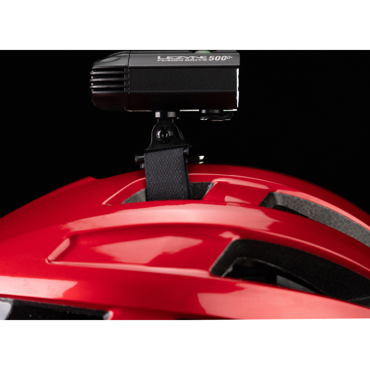 Lezyne Helmet Fusion Drive 500+ priekinis žibintas ant šalmo