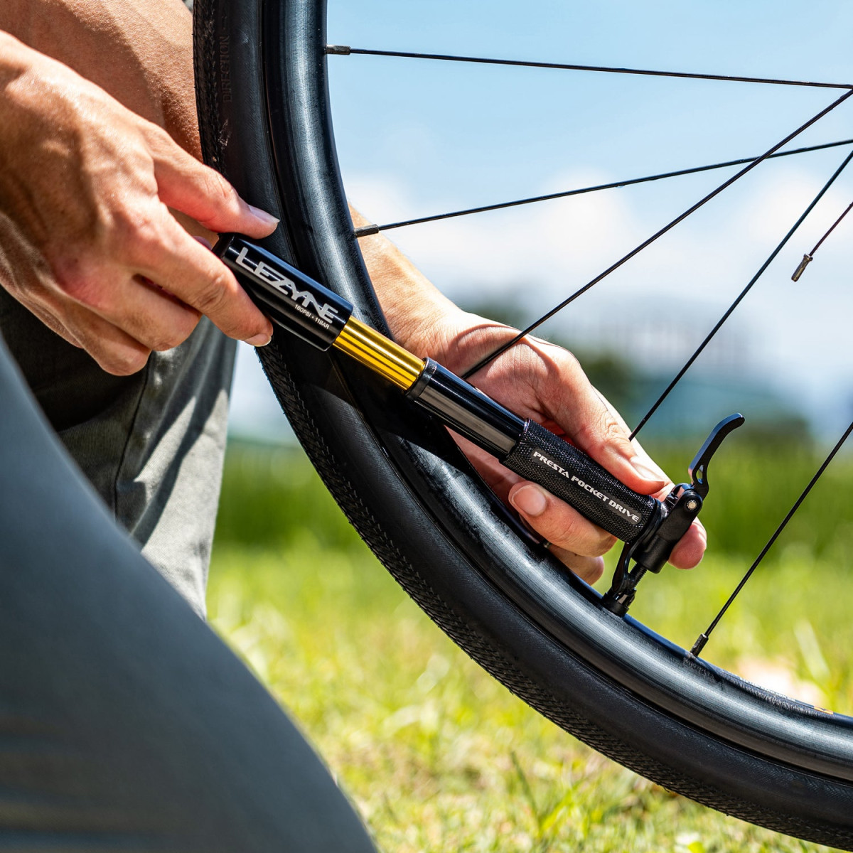 Lezyne Presta Pocket Drive rankinė pompa | Black Lezyne Presta Pocket Drive rankinė pompa | Black