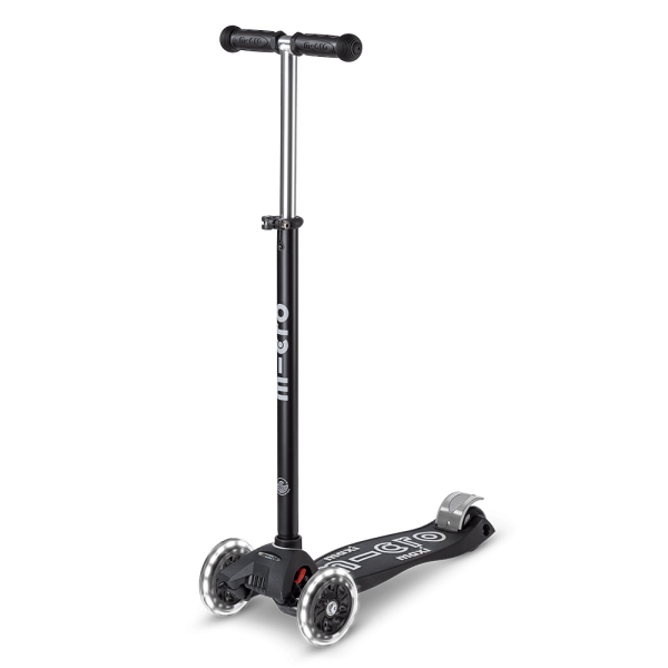 Maxi Micro Deluxe ECO LED Scooter | Black