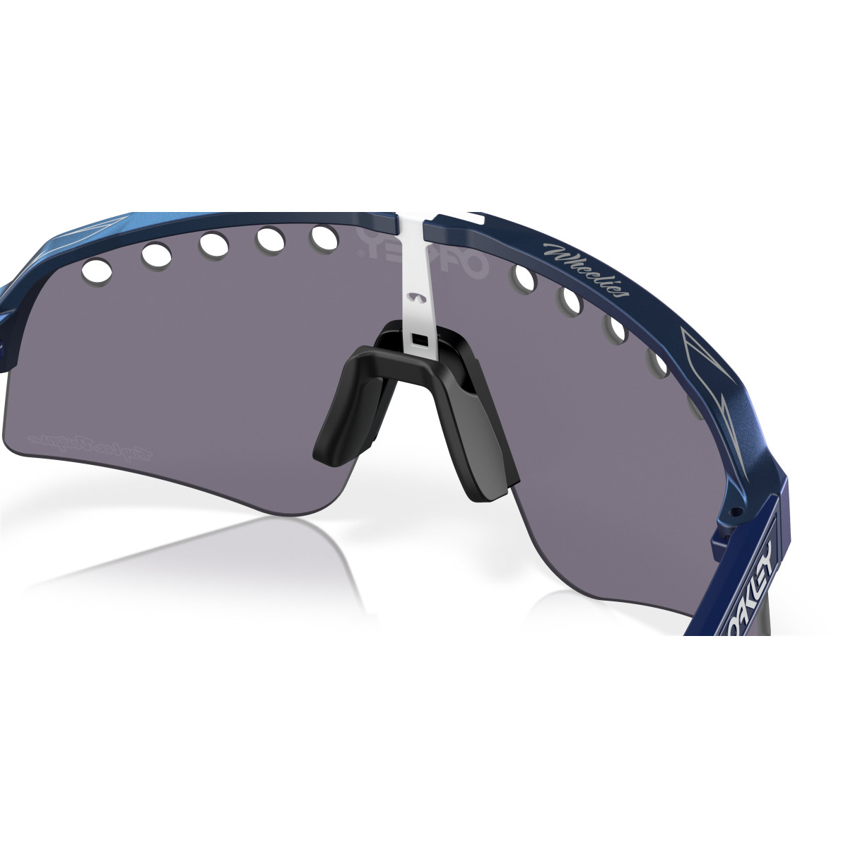 Oakley Sutro Lite Sweep Vented Sunglasses | Blue Colorshift