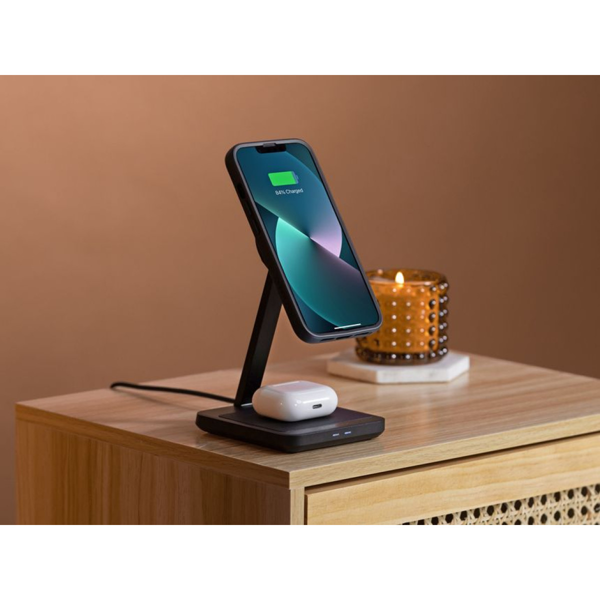 Quad Lock® MAG Dual Desktop Wireless Charger