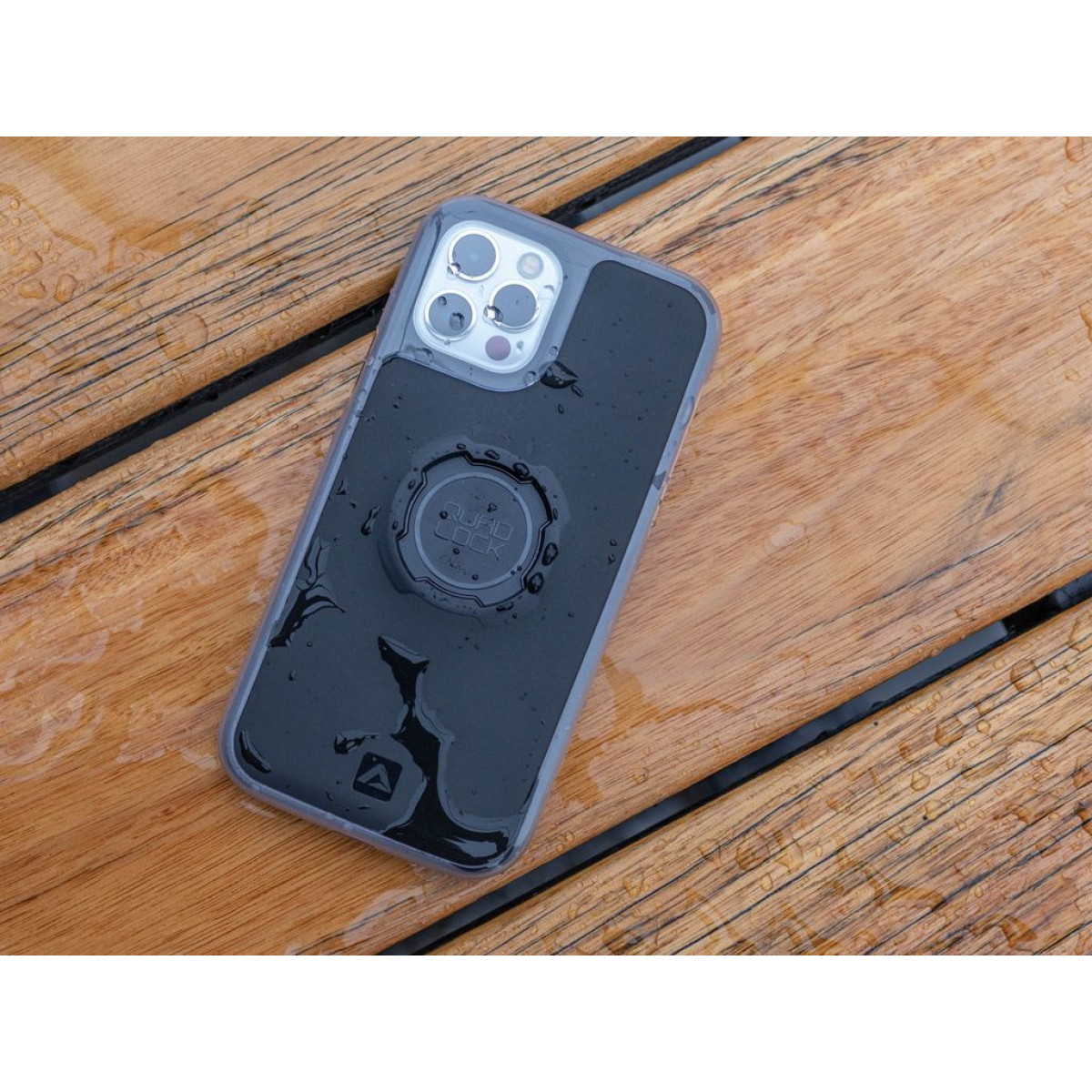 Quad Lock MAG iPhone 15 Pro Max Poncho | Velonova ®