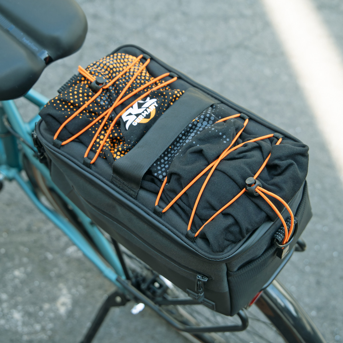 SKS Infinity Urban krepšys ant bagažinės | 8 L