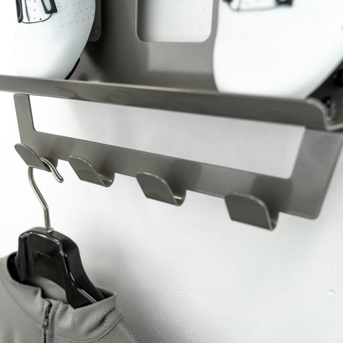 Stasdock Hang On Accessory Holder | Deep Silver