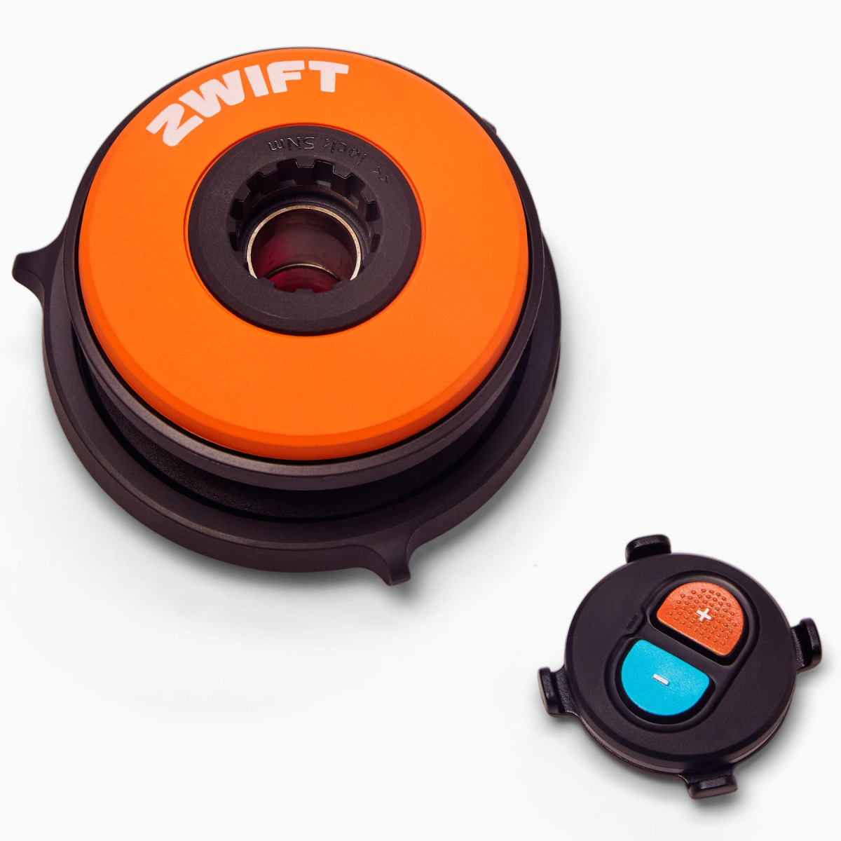 Wahoo KICKR CORE 2 treniruoklis | Zwift Cog and Click