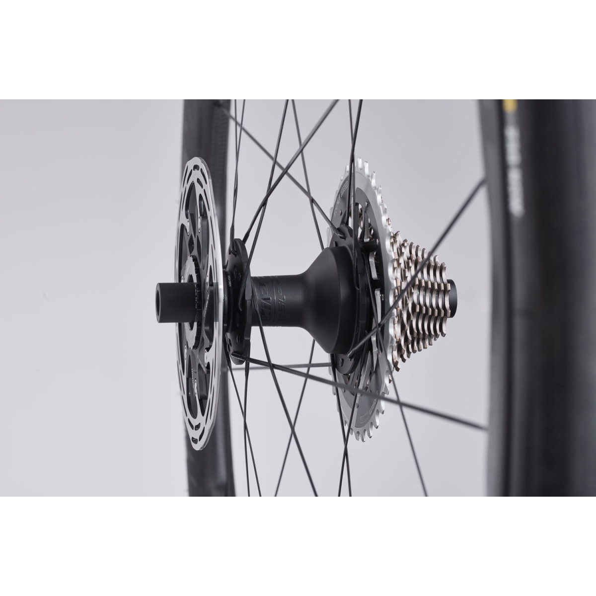 Zipp 303 SW Tubeless Disc Brake galinis ratas Zipp 303 SW Tubeless Disc Brake galinis ratas