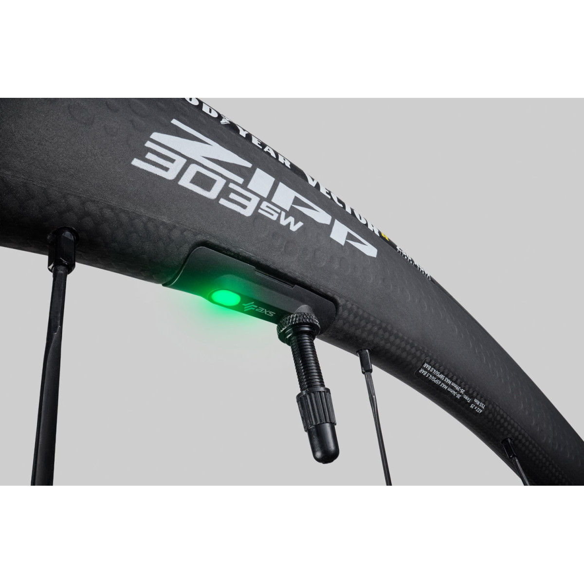 Zipp 303 SW Tubeless Disc Brake galinis ratas Zipp 303 SW Tubeless Disc Brake galinis ratas