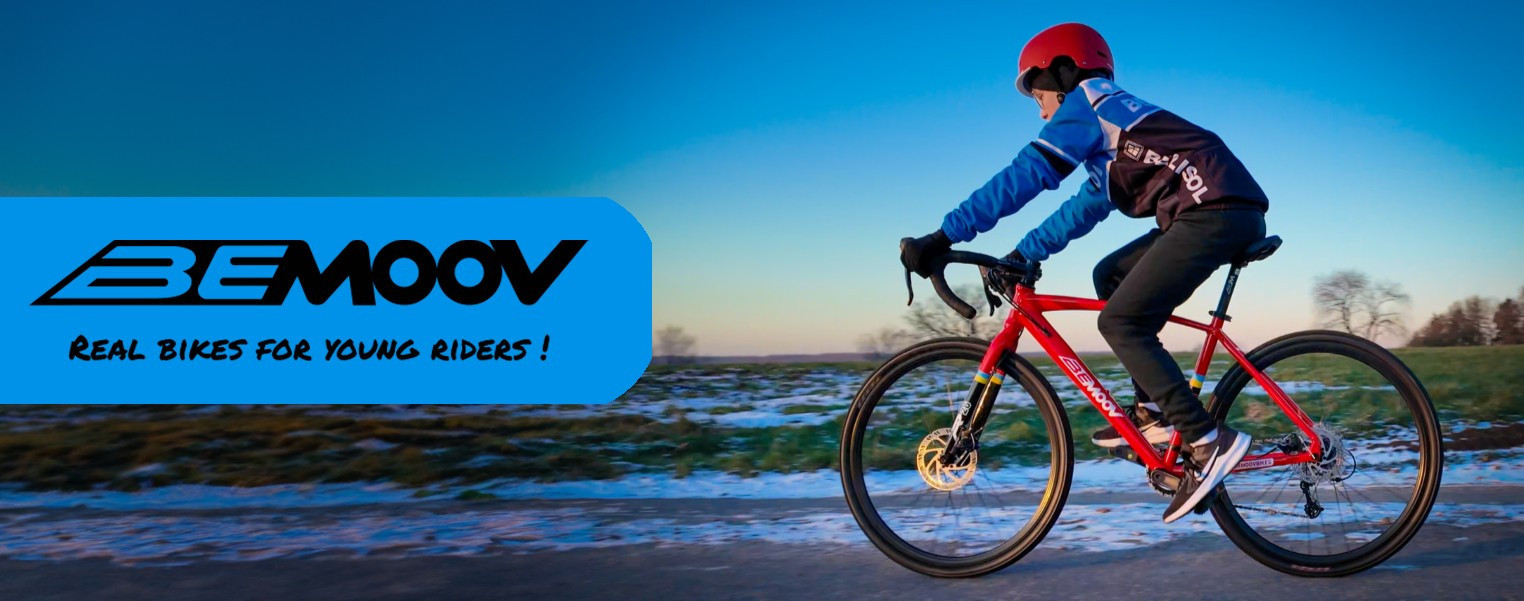 Vaikas važiuojantis Bemoov R24 Gravel dviračiu