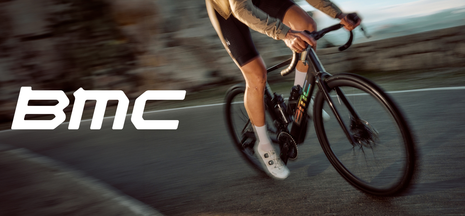 Žmogaus važiuojančio dviračiu fragmentas