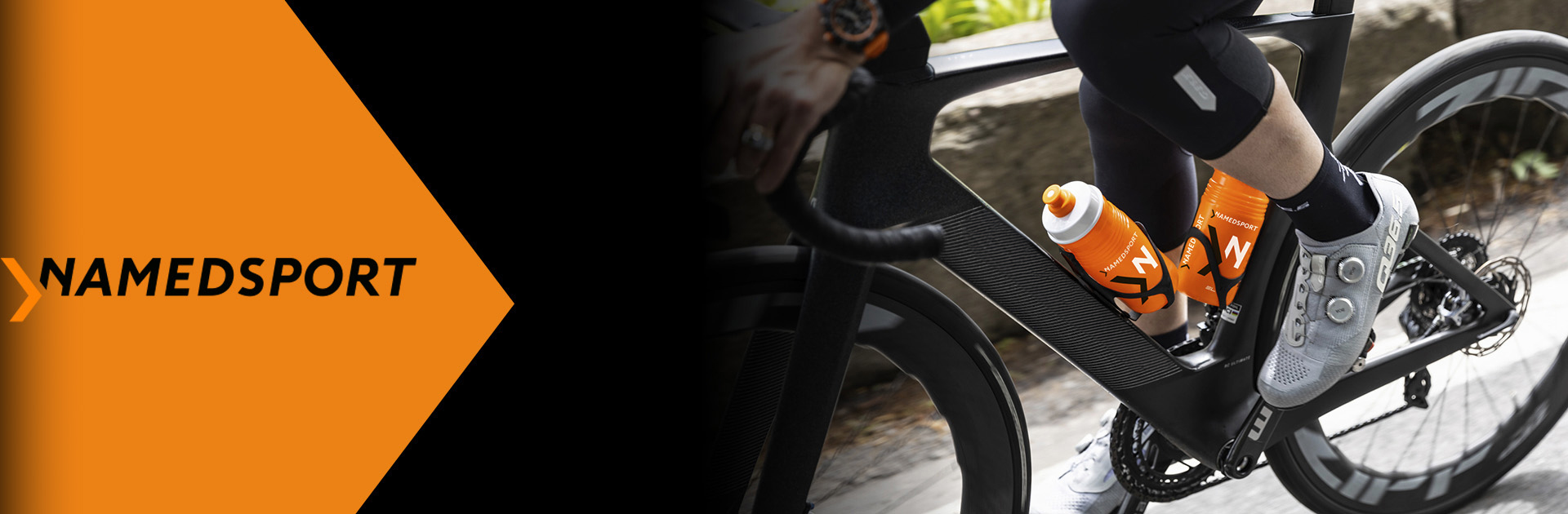 Žmogaus važiuojančio dviračiu fragmentas