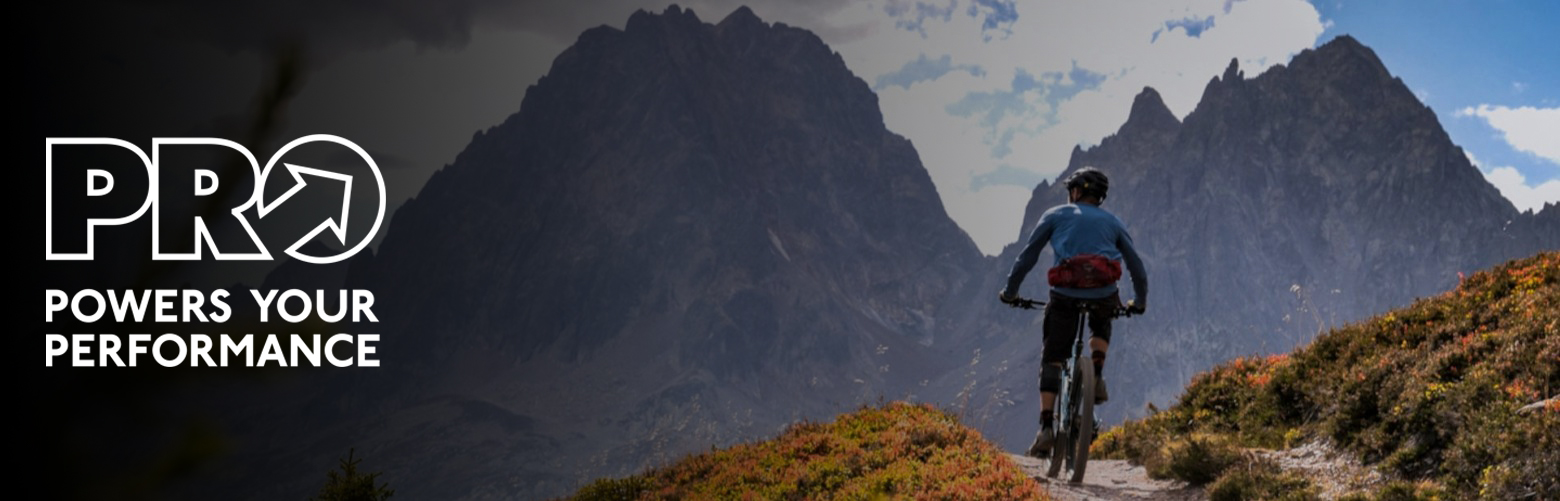 MTB dviratininkas kalnuose