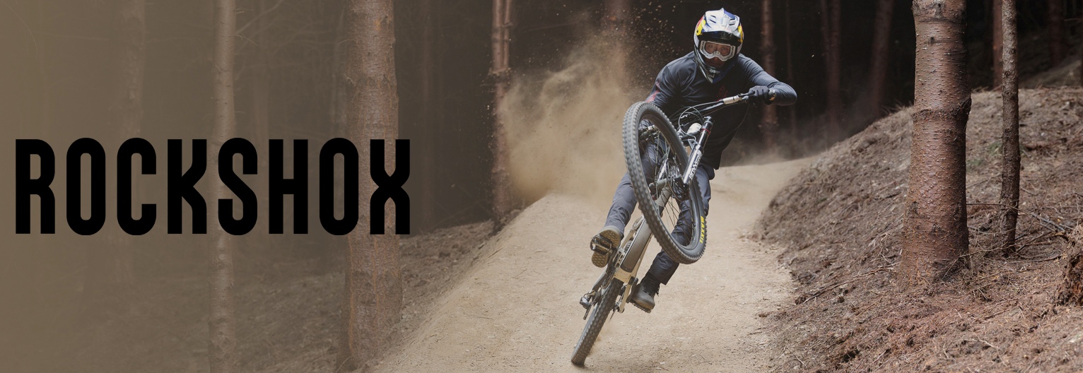 Ant vieno rao važiuojantis MTB dviratininkas