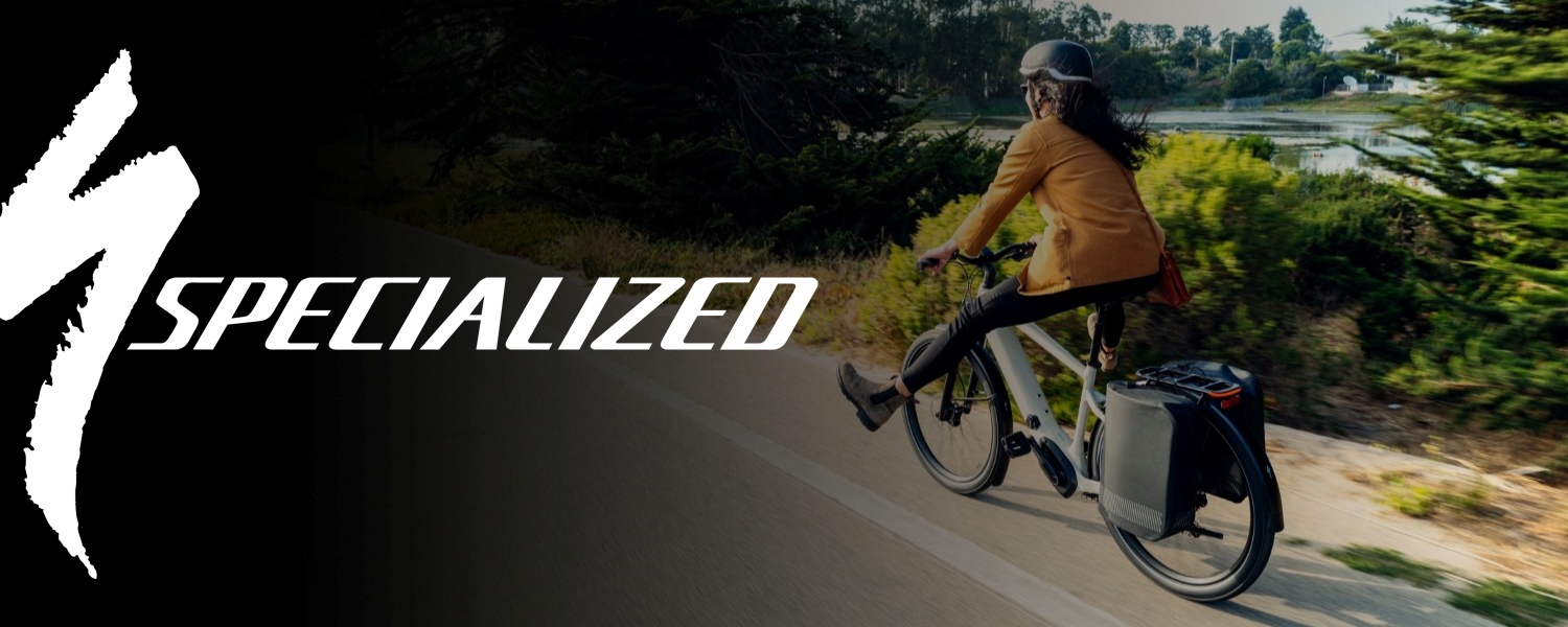 Elektriniu dviračiu važiuojanti moteris